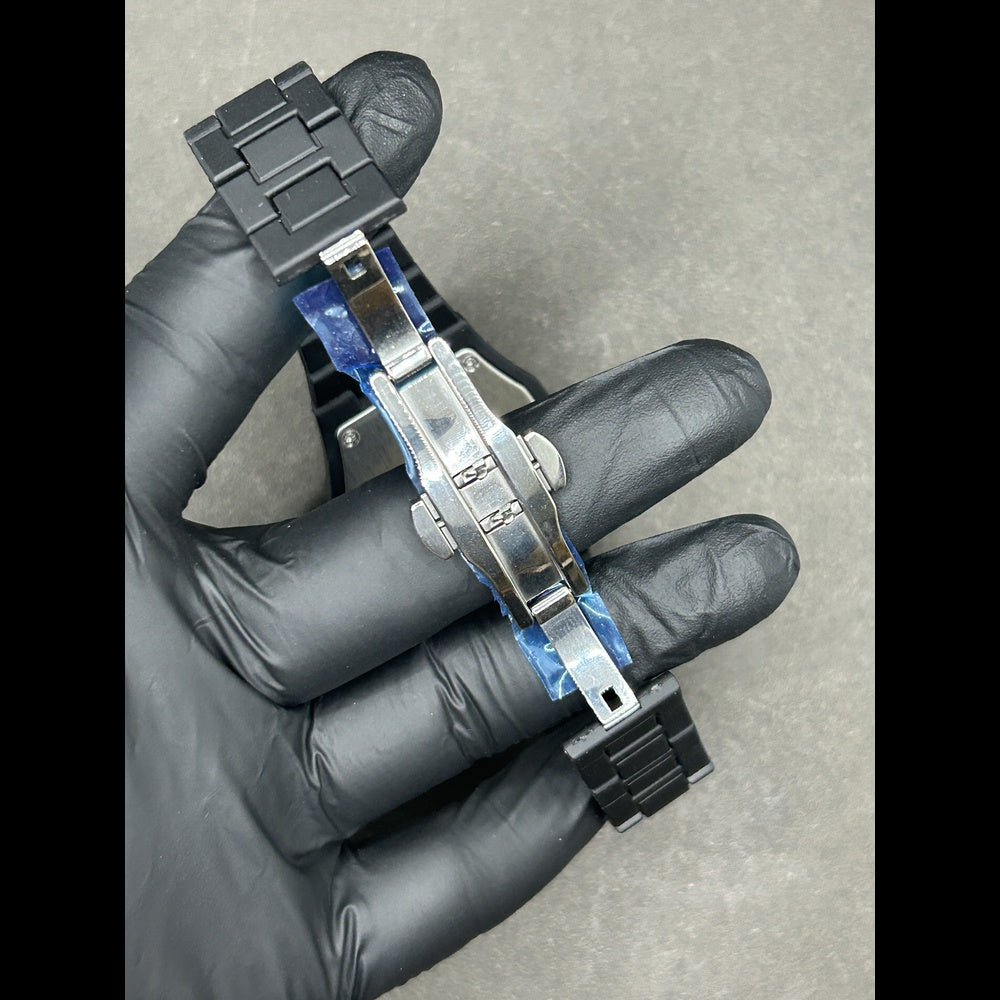 Black Arabic Aura In Fiber